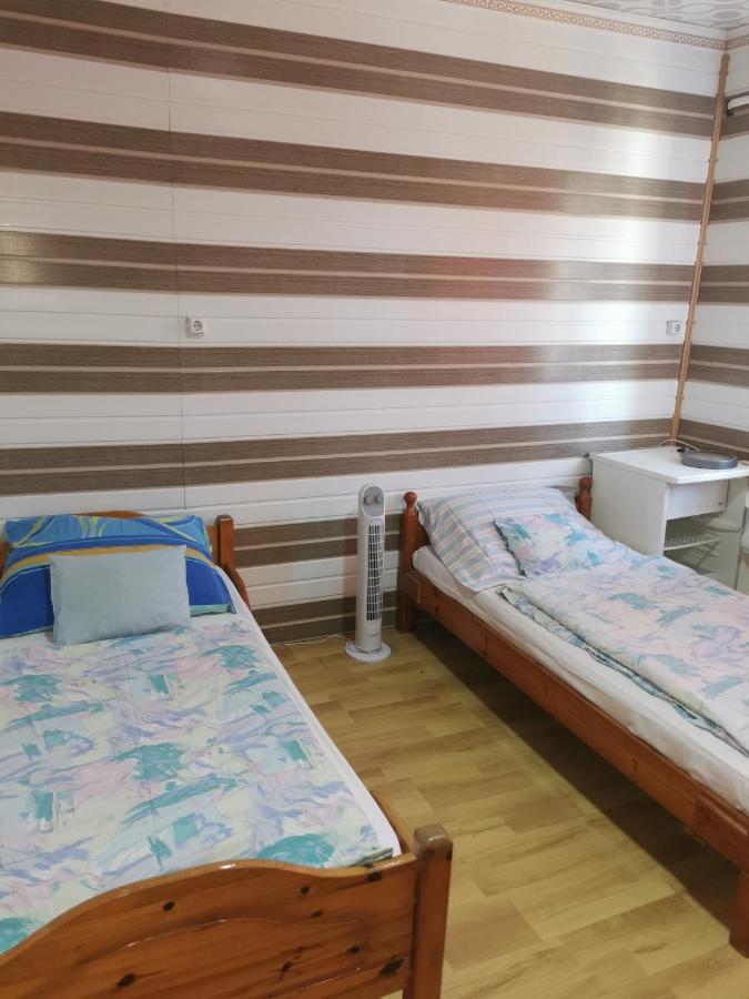 Edit Vendeghaz Tiszaujvaros Room photo